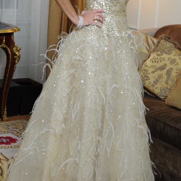 Oscar de la Renta Strapless Gown - Picture 4 of 4